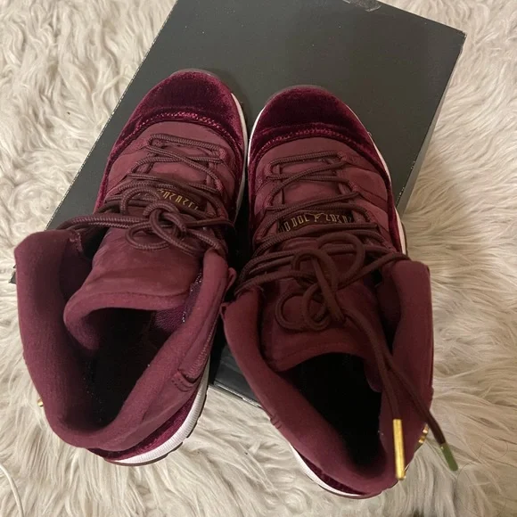 Air Jordan 11 Retro GG Heiress Velvet